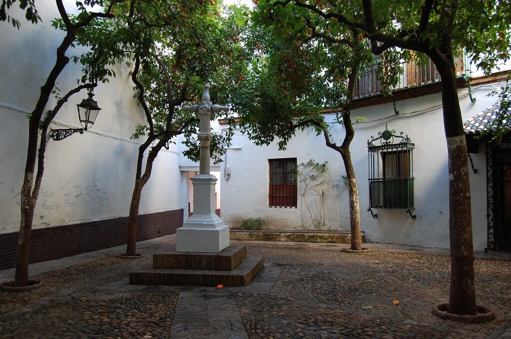 plaza de santa cruz sevilla