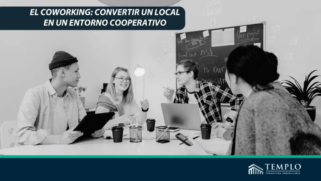 Un grupo de personas colaborando en un espacio de coworking.