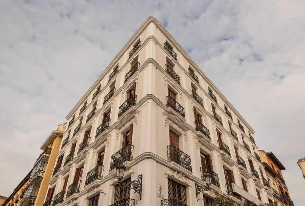 Quién paga las derramas de un edificio en una comrpaventa