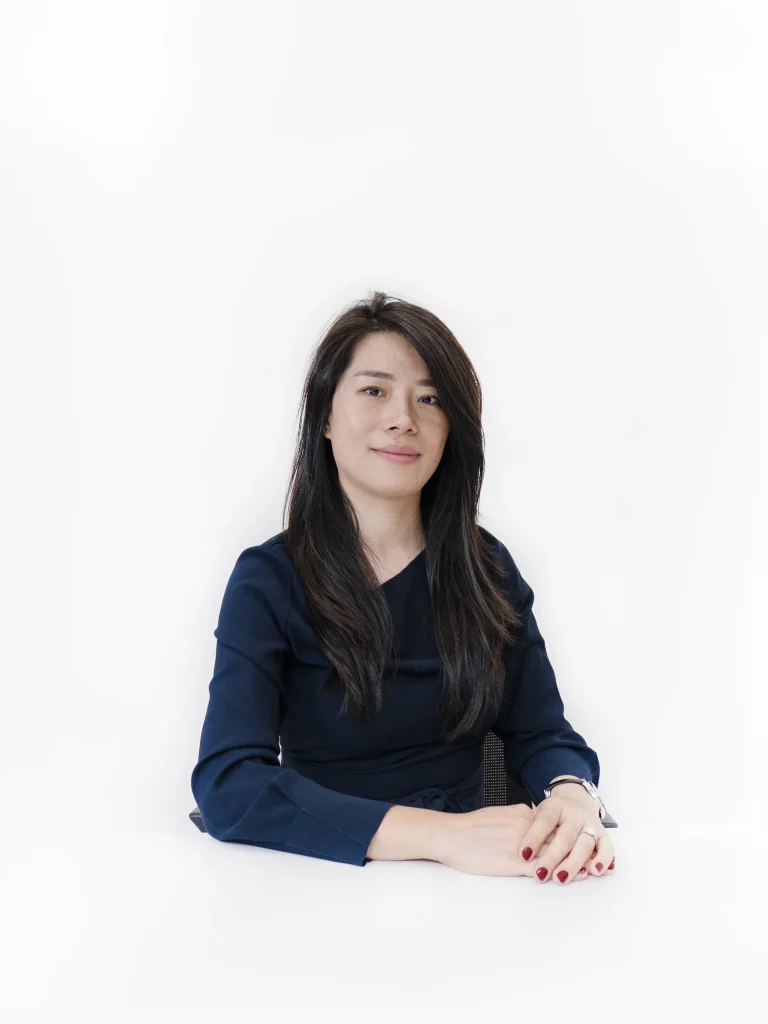 Asesora inmobiliaria experta en clientes internacionales